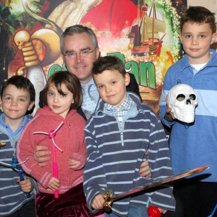 Huw Edwards with his children. 